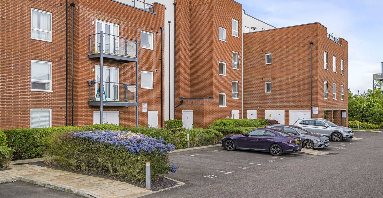 2 bedroom property for sale in Castle Hill | Robinson Jackson