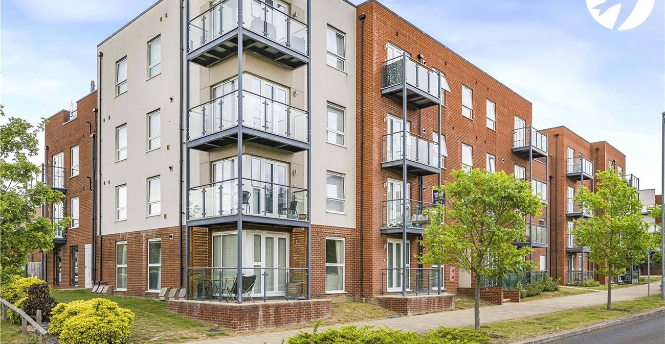2 bedroom property for sale in Castle Hill | Robinson Jackson