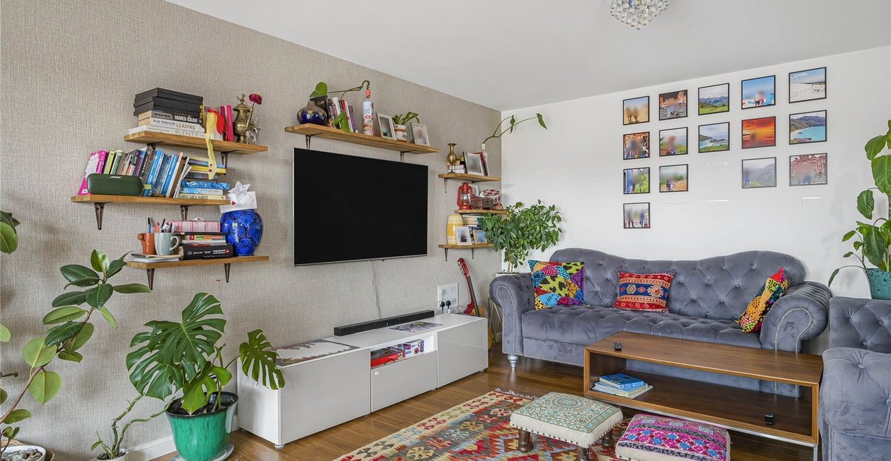 2 bedroom property for sale in Castle Hill | Robinson Jackson