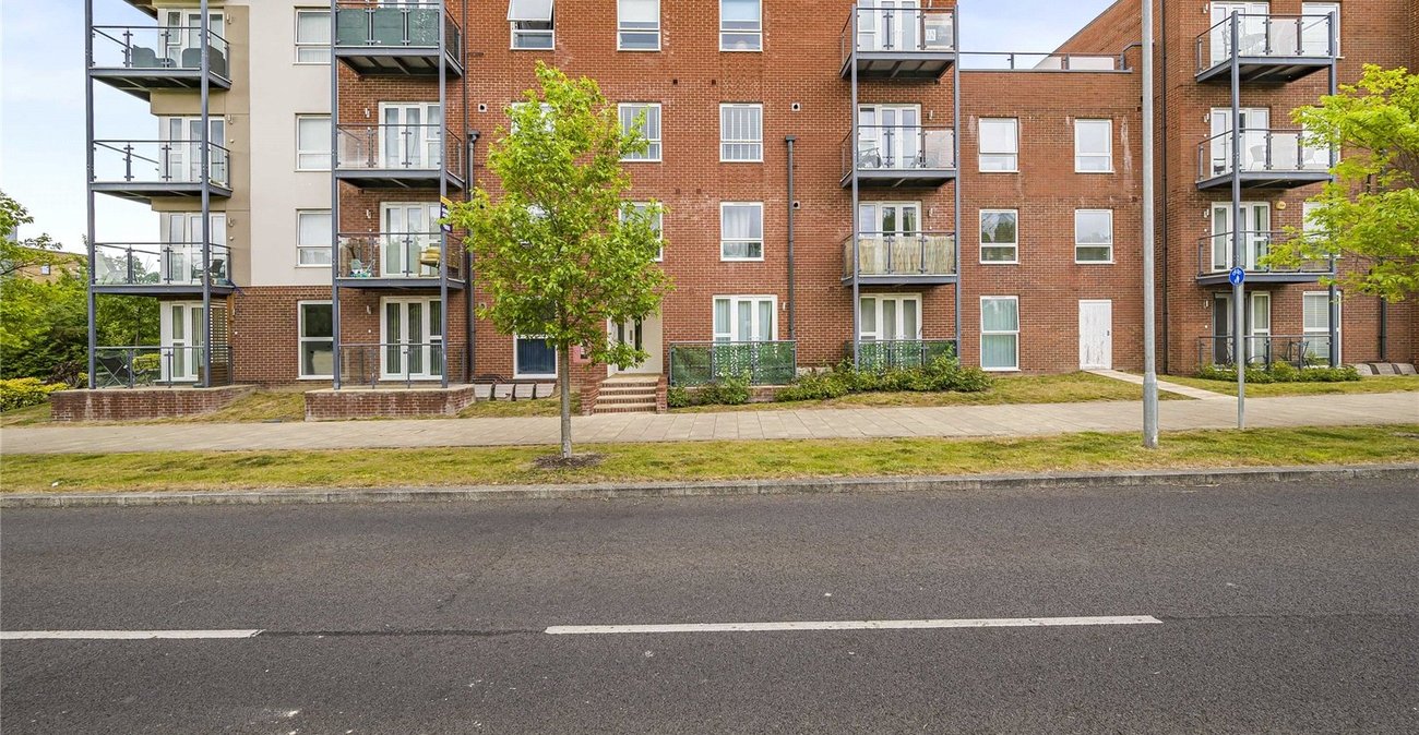 2 bedroom property for sale in Castle Hill | Robinson Jackson