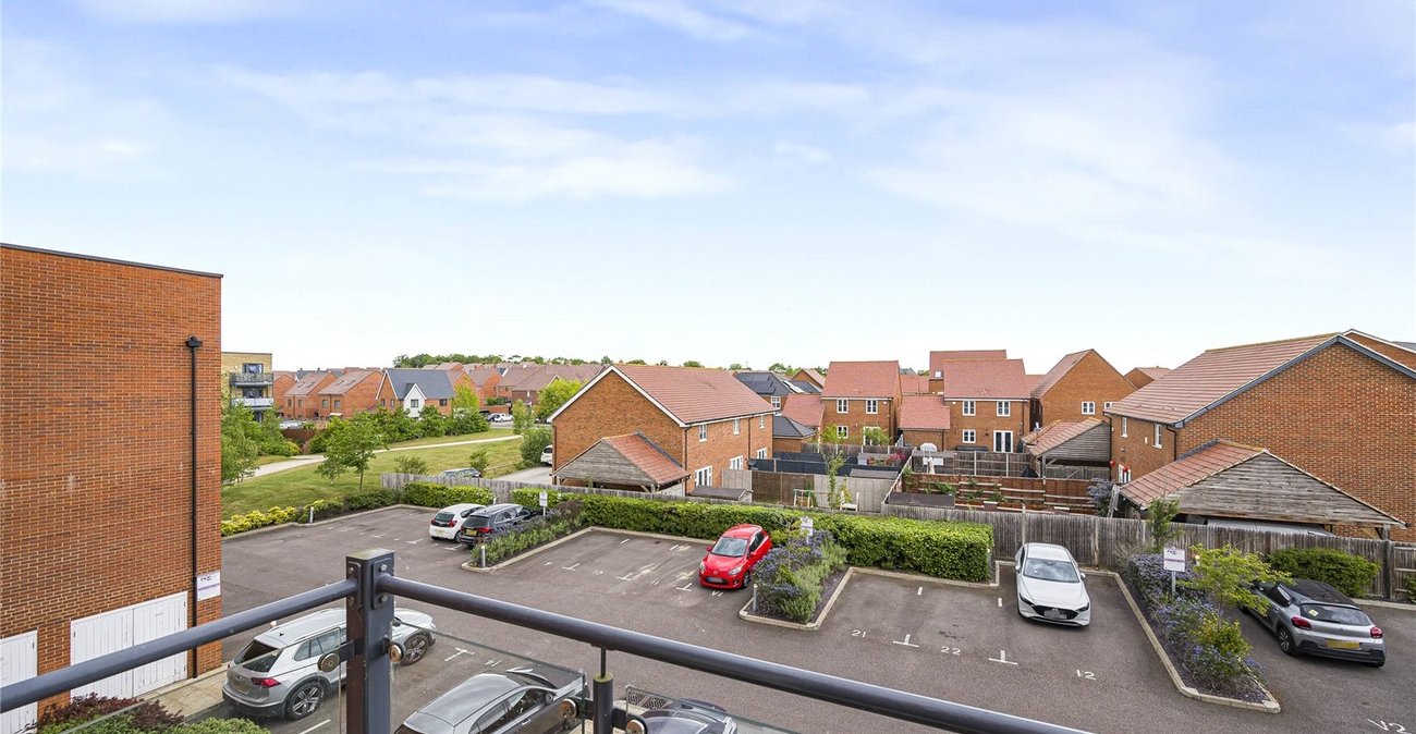 2 bedroom property for sale in Castle Hill | Robinson Jackson
