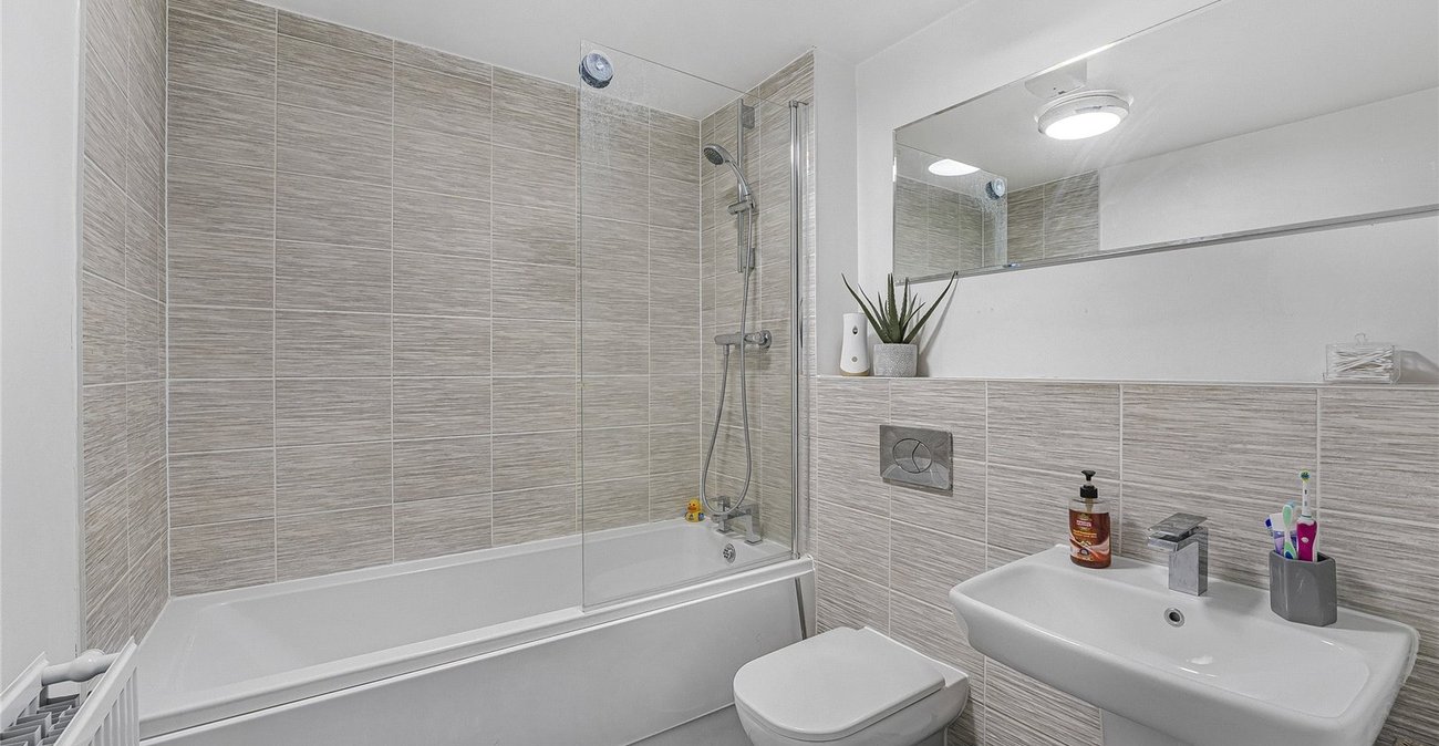 1 bedroom property for sale in Castle Hill | Robinson Jackson