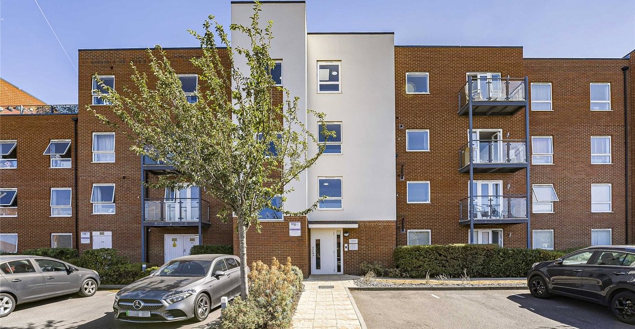 1 bedroom property for sale in Castle Hill | Robinson Jackson