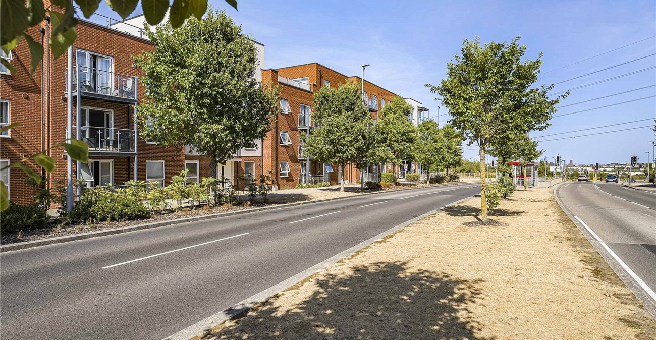 1 bedroom property for sale in Castle Hill | Robinson Jackson