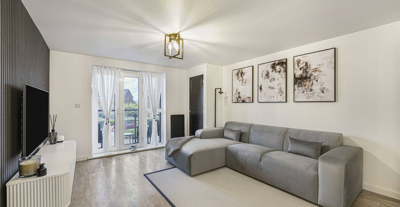 1 bedroom property for sale in Castle Hill | Robinson Jackson