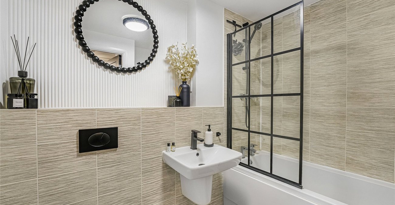 1 bedroom property for sale in Castle Hill | Robinson Jackson
