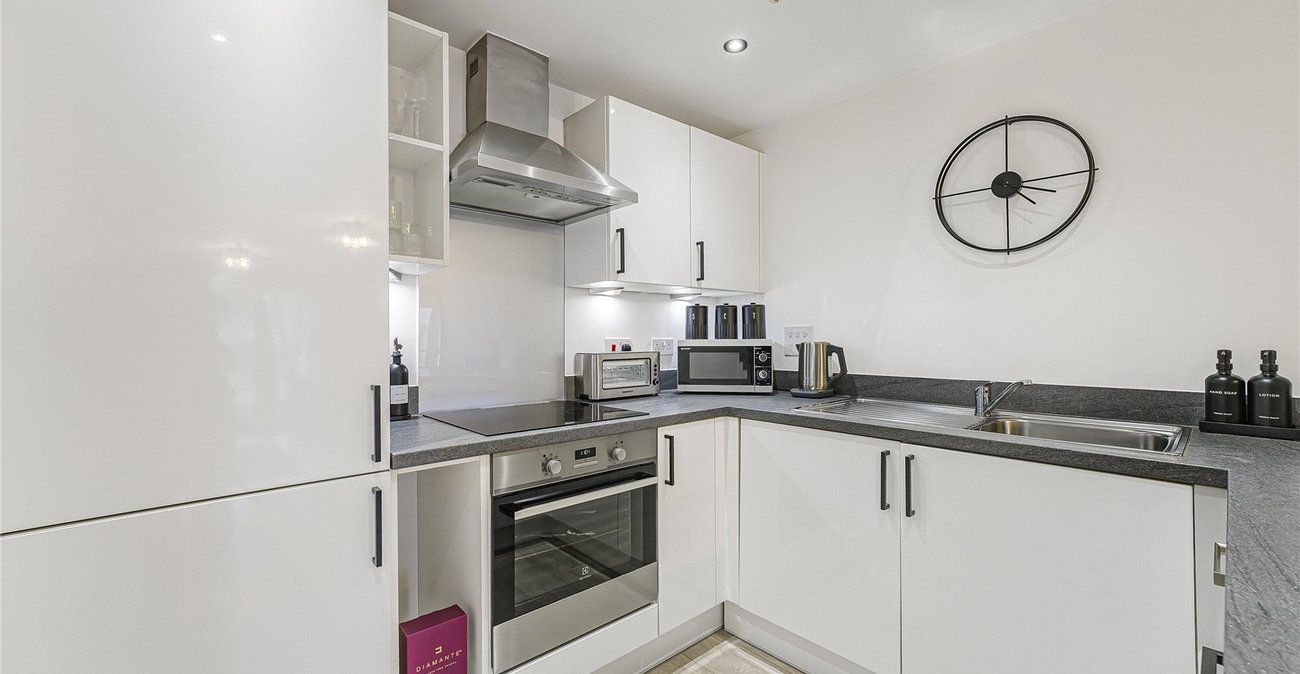 1 bedroom property for sale in Castle Hill | Robinson Jackson