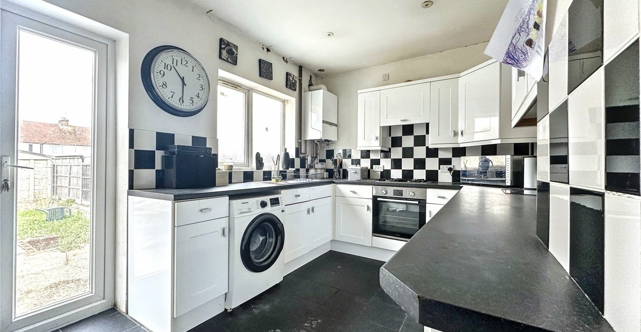 3 bedroom house for sale in Twydall | Robinson Michael & Jackson