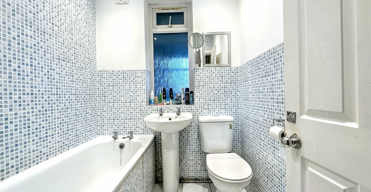 3 bedroom house for sale in Twydall | Robinson Michael & Jackson