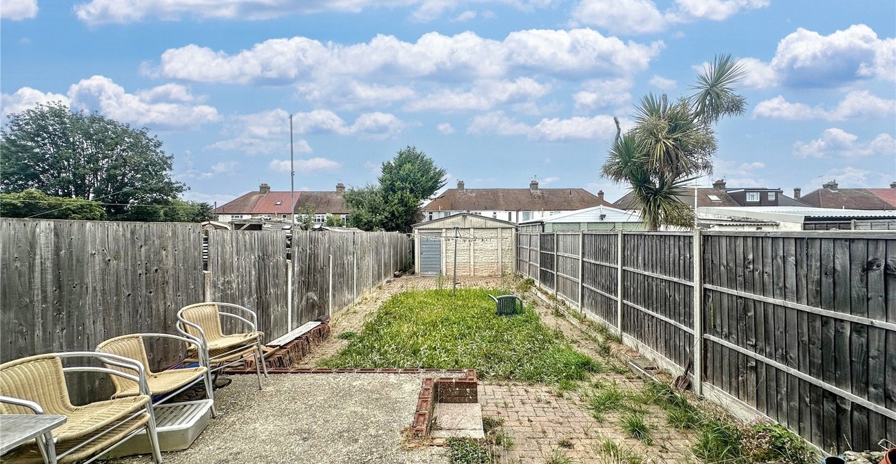 3 bedroom house for sale in Twydall | Robinson Michael & Jackson