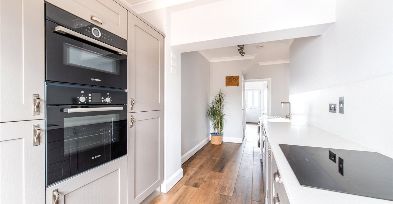 3 bedroom house for sale in Istead Rise | Robinson Michael & Jackson