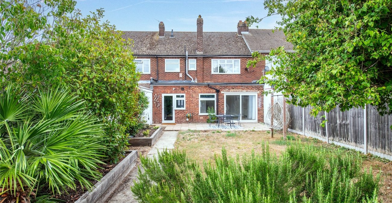 3 bedroom house for sale in Istead Rise | Robinson Michael & Jackson