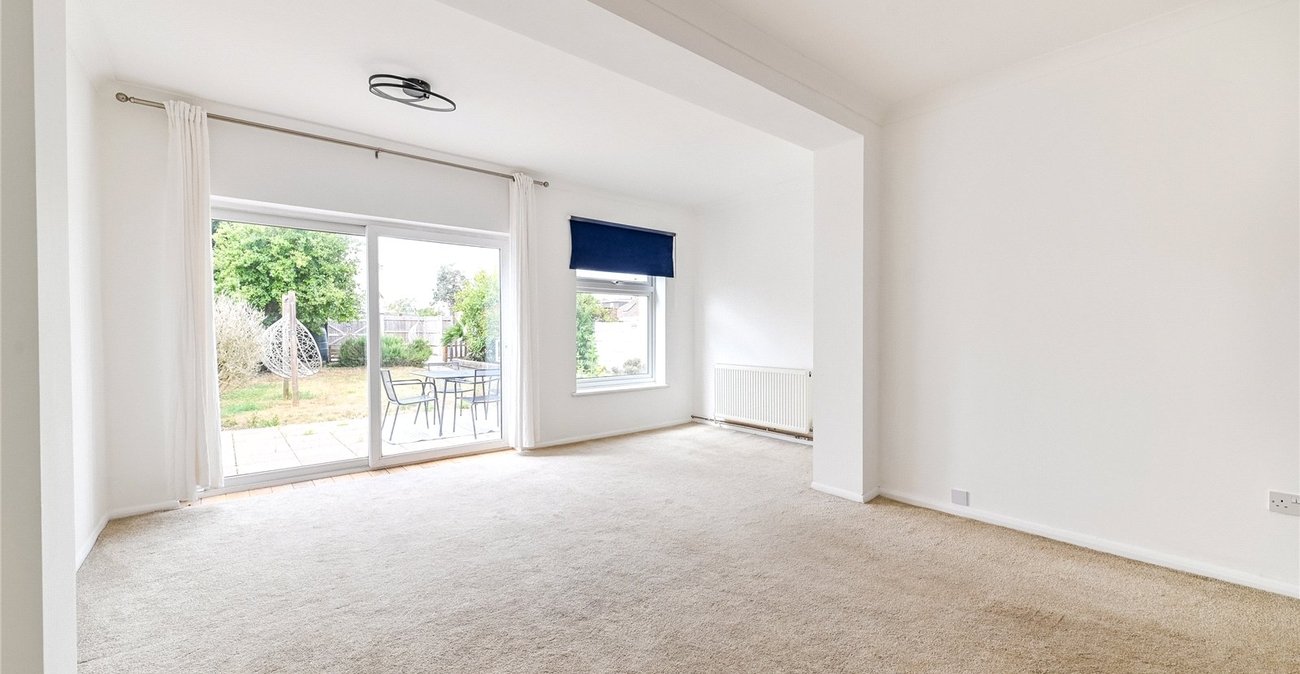 3 bedroom house for sale in Istead Rise | Robinson Michael & Jackson