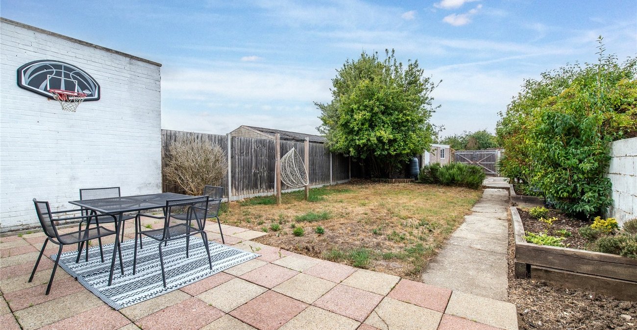 3 bedroom house for sale in Istead Rise | Robinson Michael & Jackson