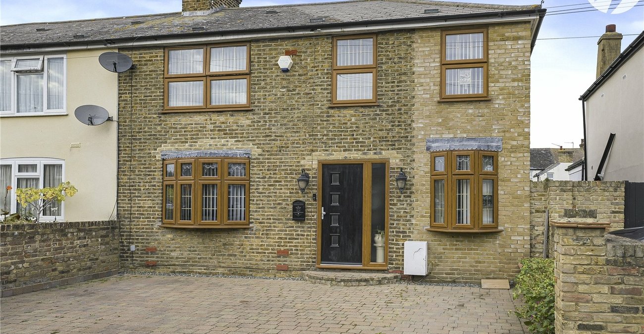 3 bedroom house for sale in Swanscombe | Robinson Jackson