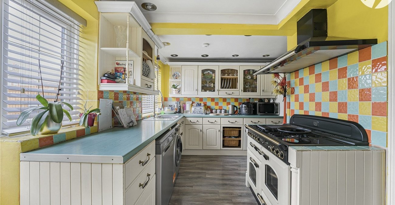 3 bedroom house for sale in Swanscombe | Robinson Jackson