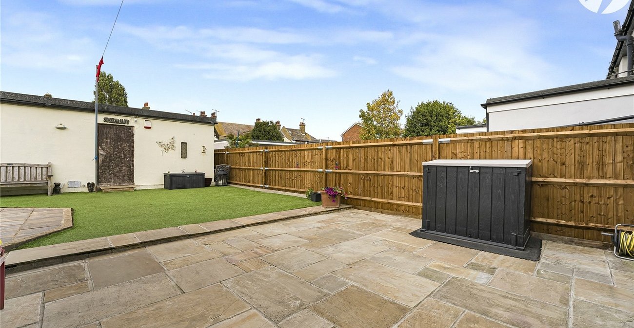 3 bedroom house for sale in Swanscombe | Robinson Jackson