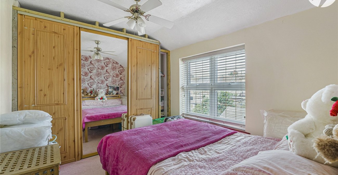 3 bedroom house for sale in Swanscombe | Robinson Jackson