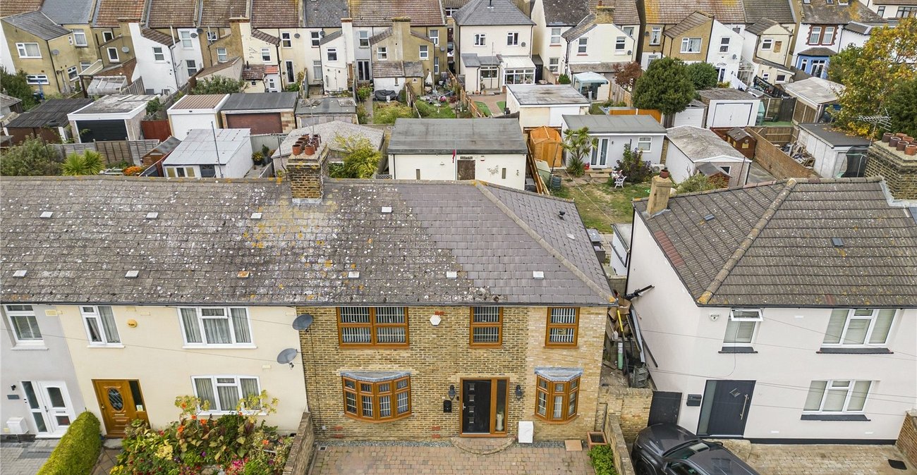 3 bedroom house for sale in Swanscombe | Robinson Jackson