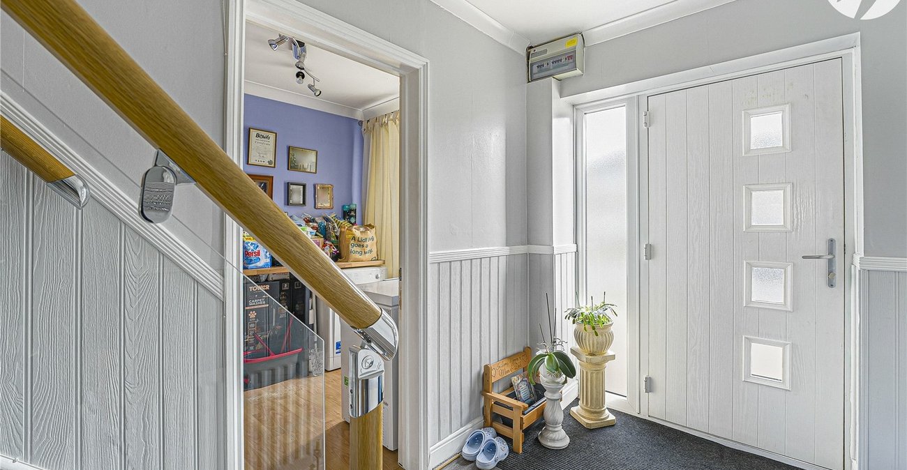 3 bedroom house for sale in Swanscombe | Robinson Jackson