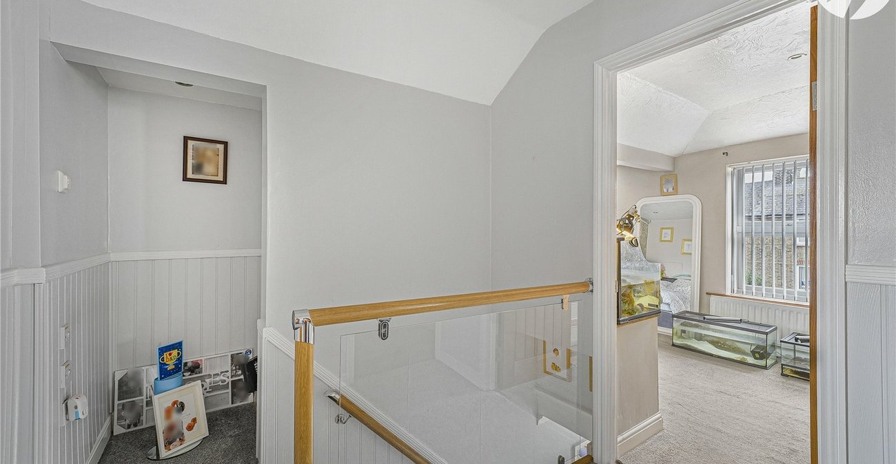 3 bedroom house for sale in Swanscombe | Robinson Jackson