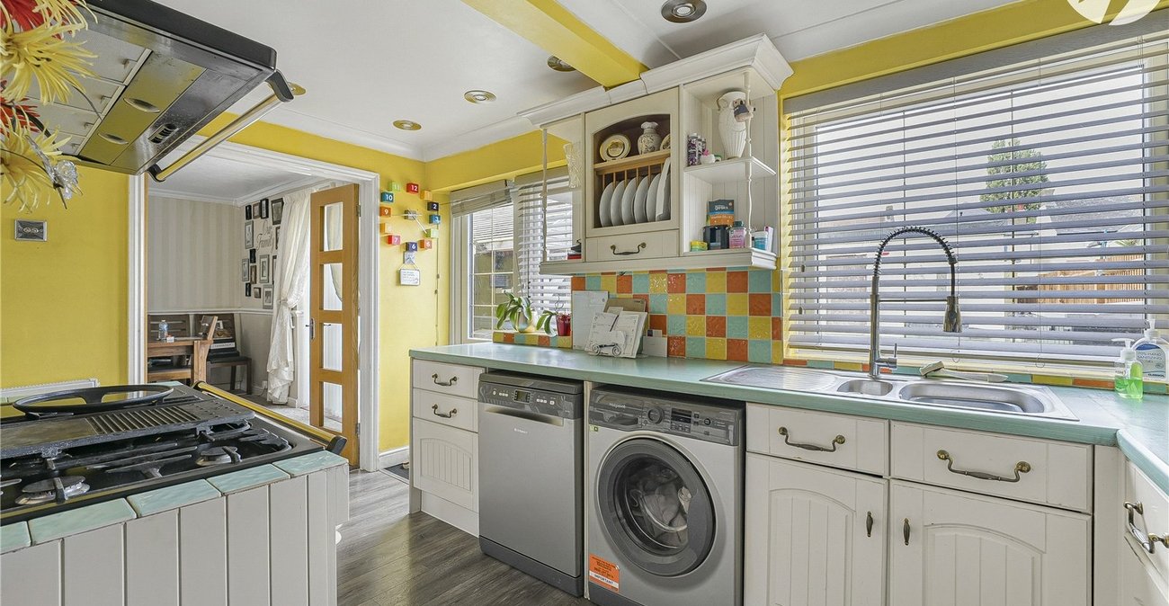 3 bedroom house for sale in Swanscombe | Robinson Jackson