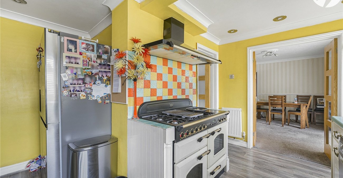 3 bedroom house for sale in Swanscombe | Robinson Jackson