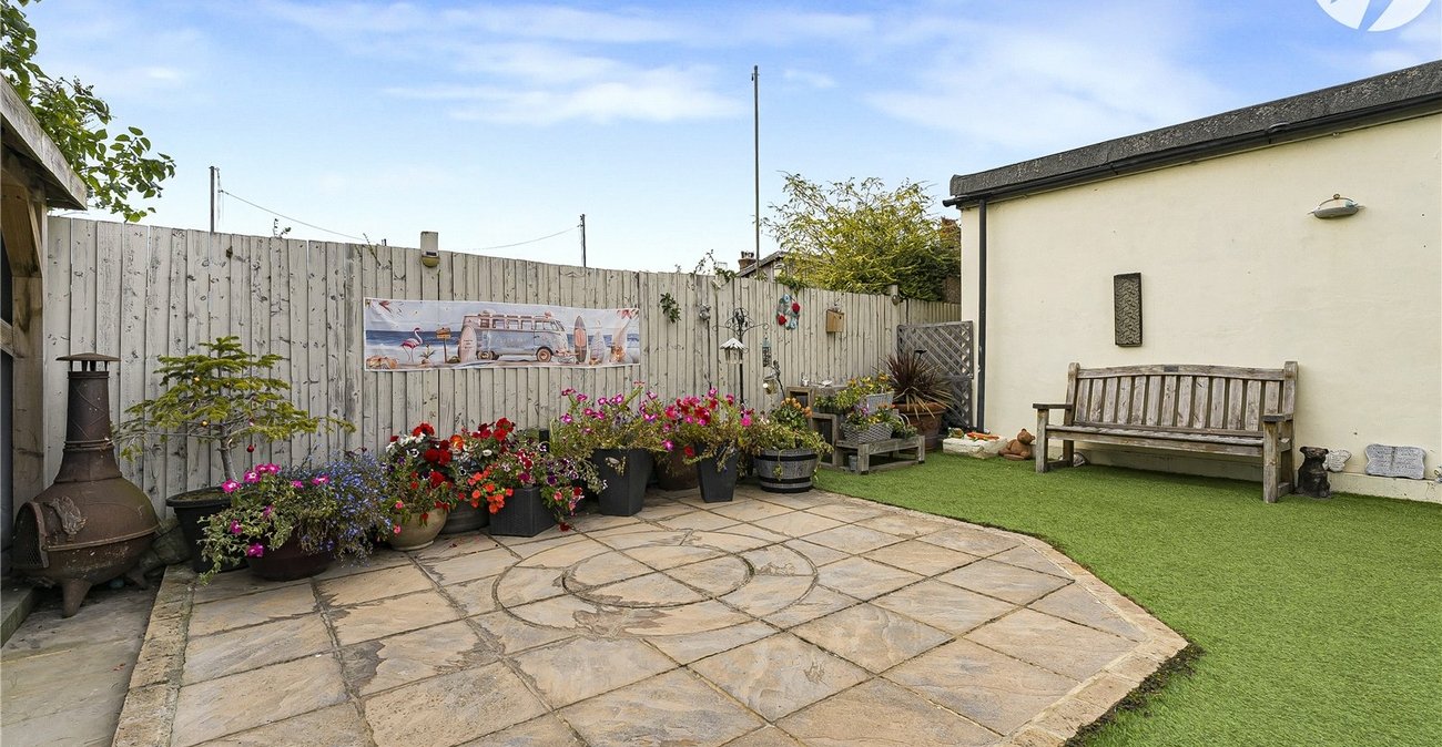 3 bedroom house for sale in Swanscombe | Robinson Jackson