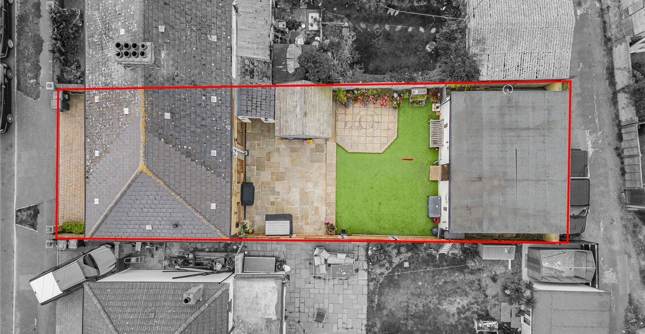 3 bedroom house for sale in Swanscombe | Robinson Jackson