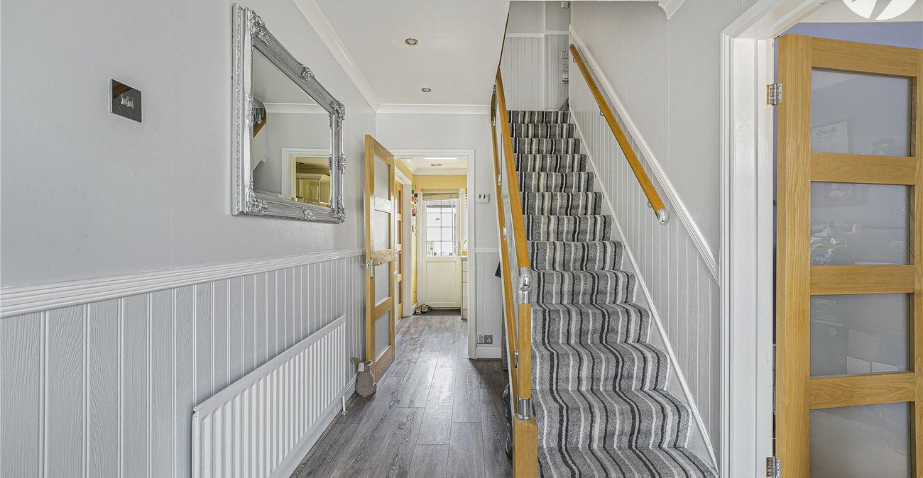 3 bedroom house for sale in Swanscombe | Robinson Jackson