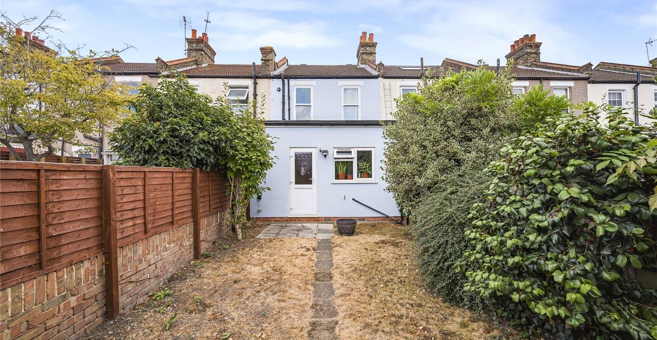 2 bedroom house for sale in Welling | Robinson Jackson