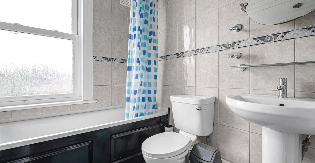 2 bedroom house for sale in Welling | Robinson Jackson