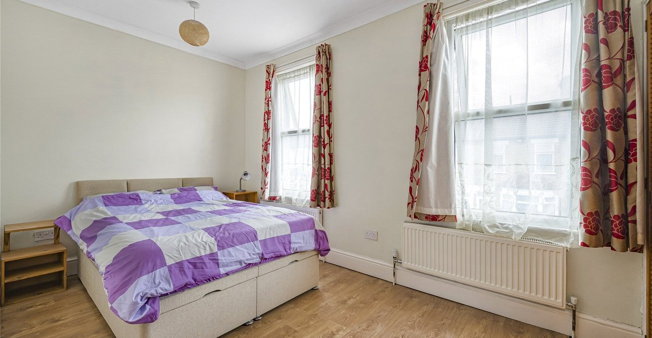 2 bedroom house for sale in Welling | Robinson Jackson