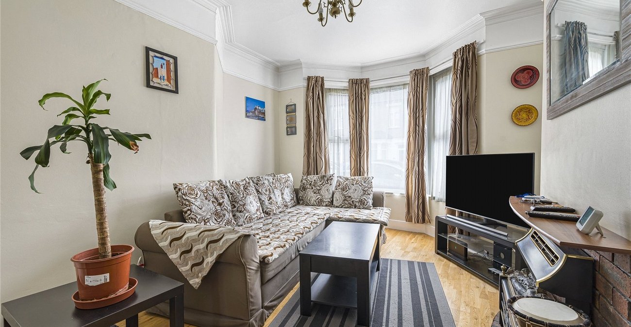 2 bedroom house for sale in Welling | Robinson Jackson