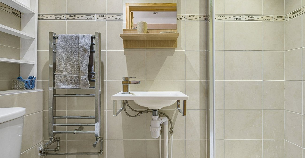 2 bedroom house for sale in Welling | Robinson Jackson