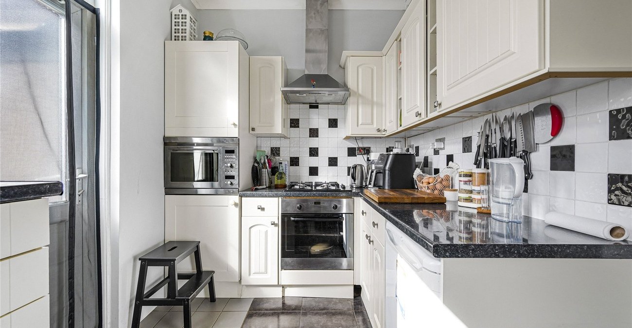 2 bedroom house for sale in Welling | Robinson Jackson