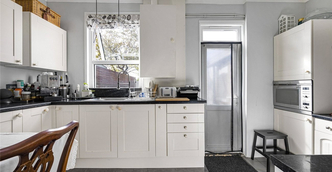 2 bedroom house for sale in Welling | Robinson Jackson