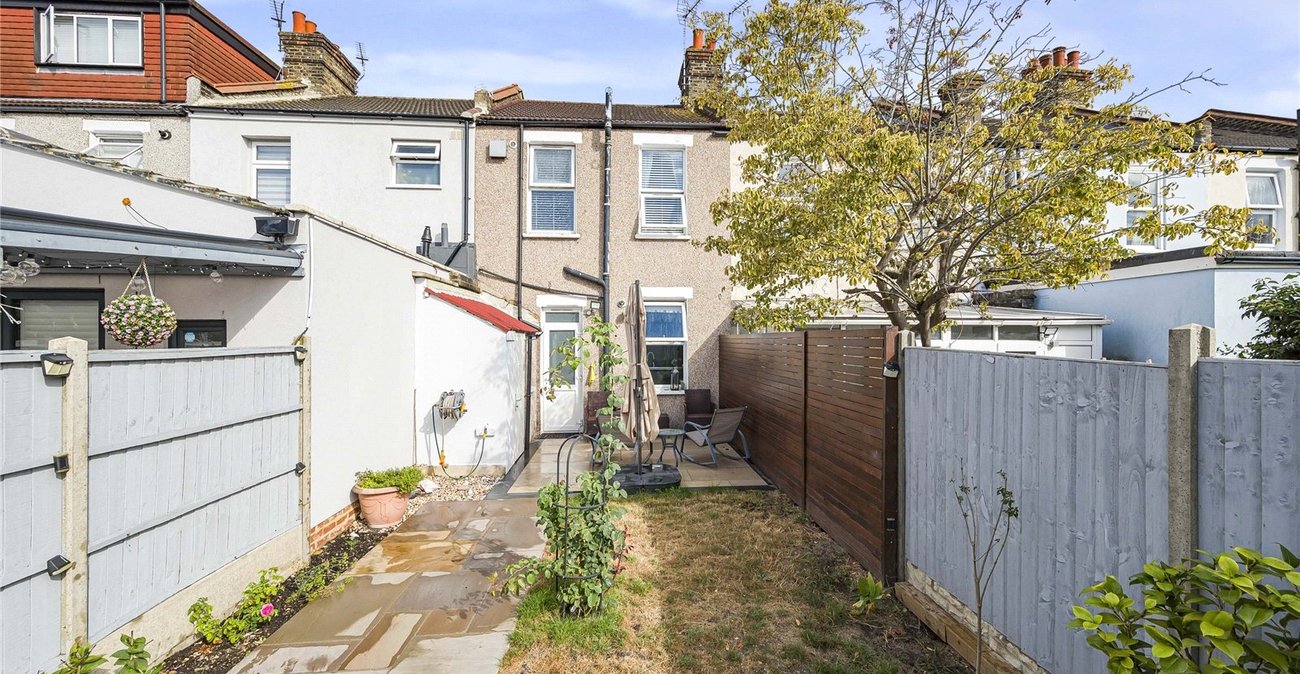 2 bedroom house for sale in Welling | Robinson Jackson