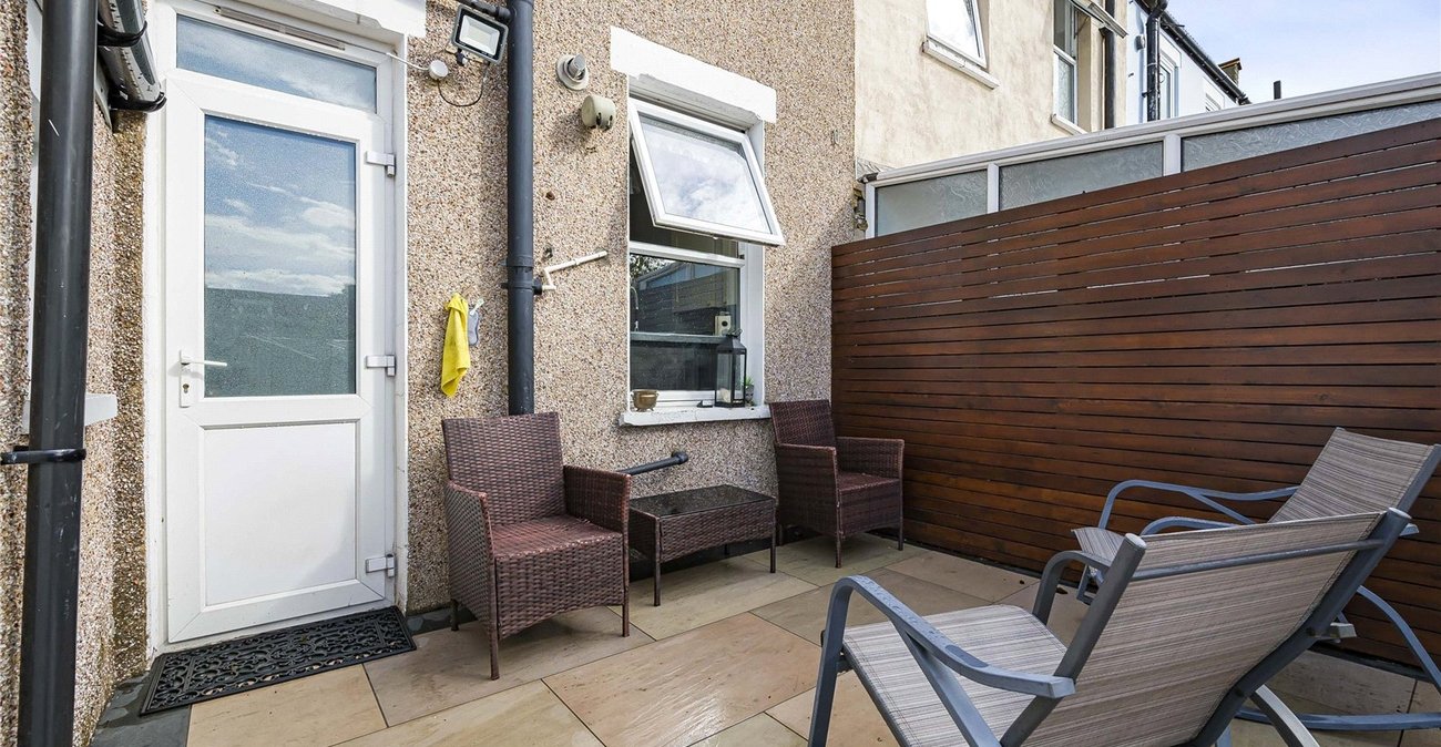 2 bedroom house for sale in Welling | Robinson Jackson