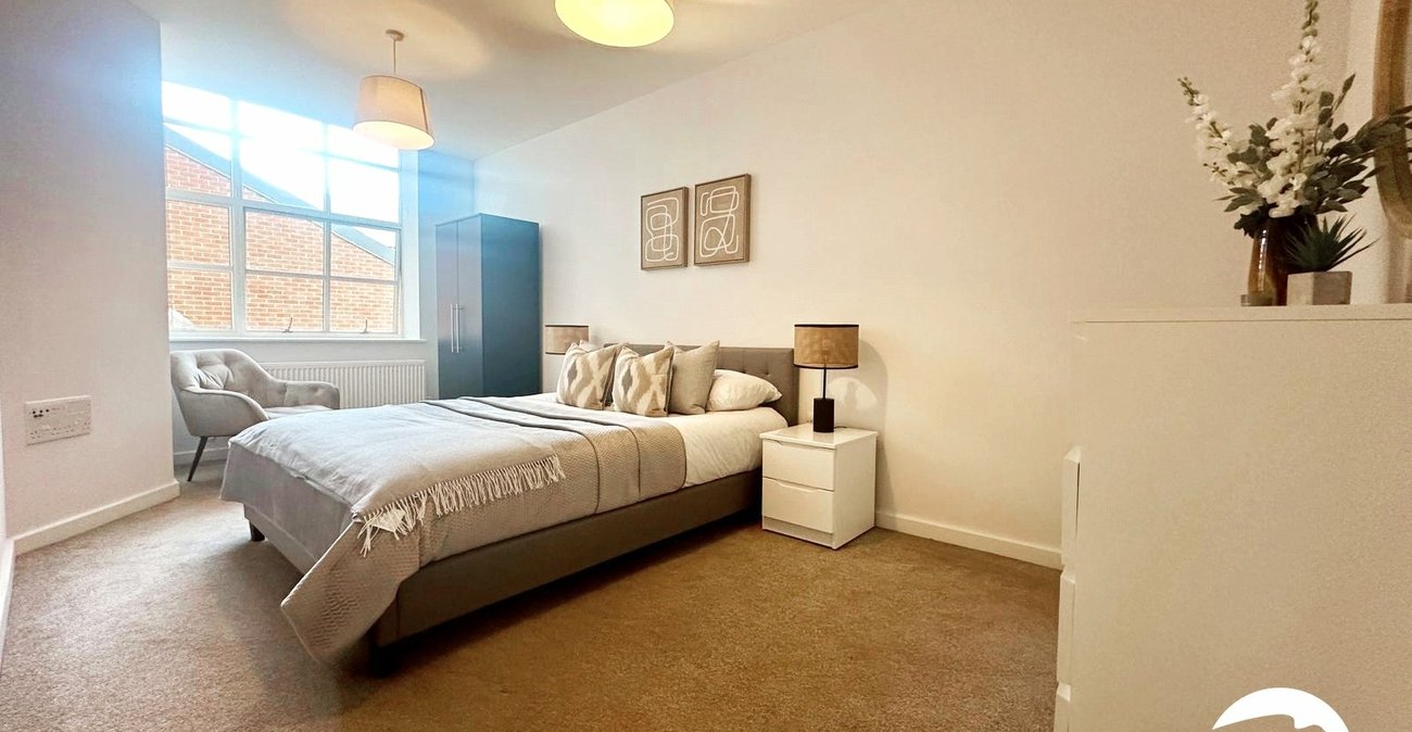 2 bedroom property for sale in London | Robinson Jackson