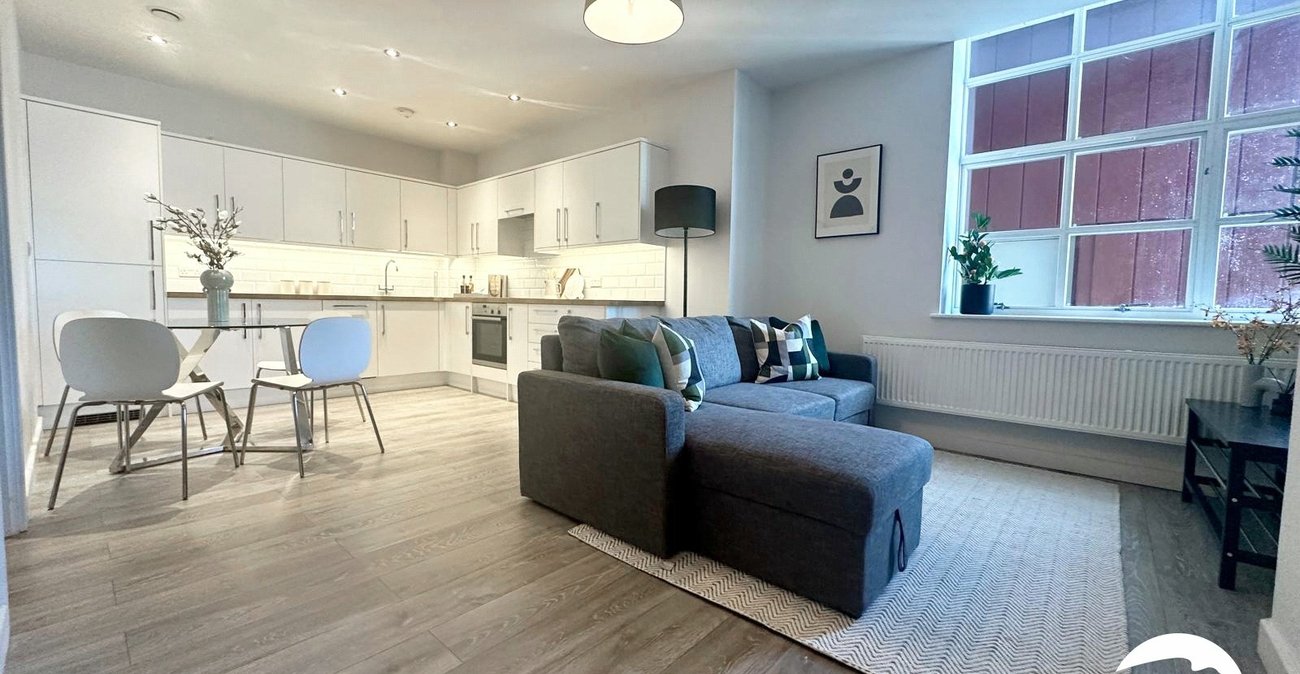 2 bedroom property for sale in London | Robinson Jackson