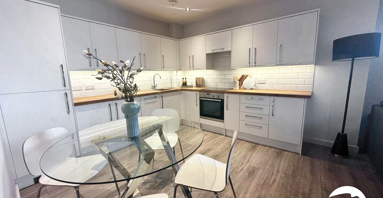 2 bedroom property for sale in London | Robinson Jackson