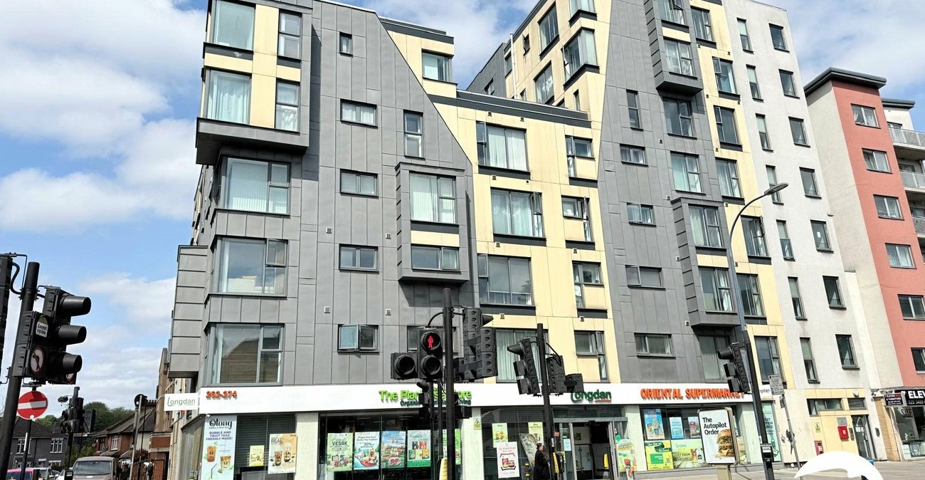 2 bedroom property for sale in London | Robinson Jackson