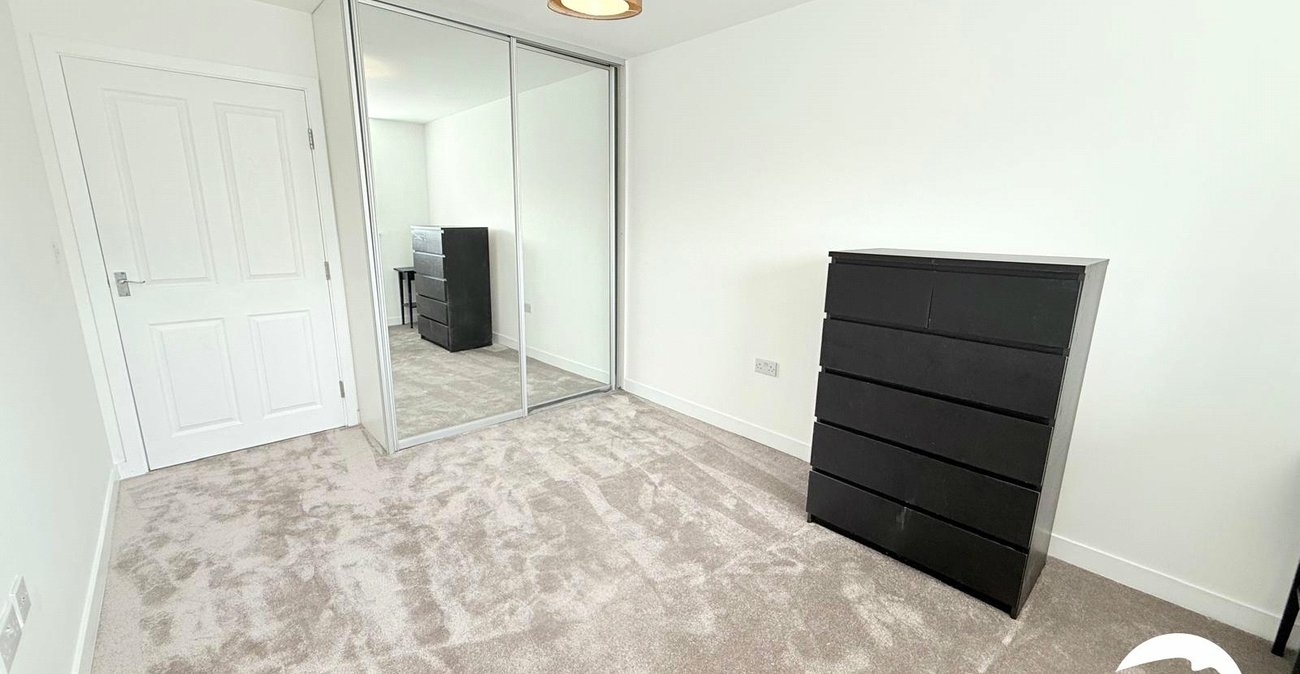 2 bedroom property for sale in London | Robinson Jackson