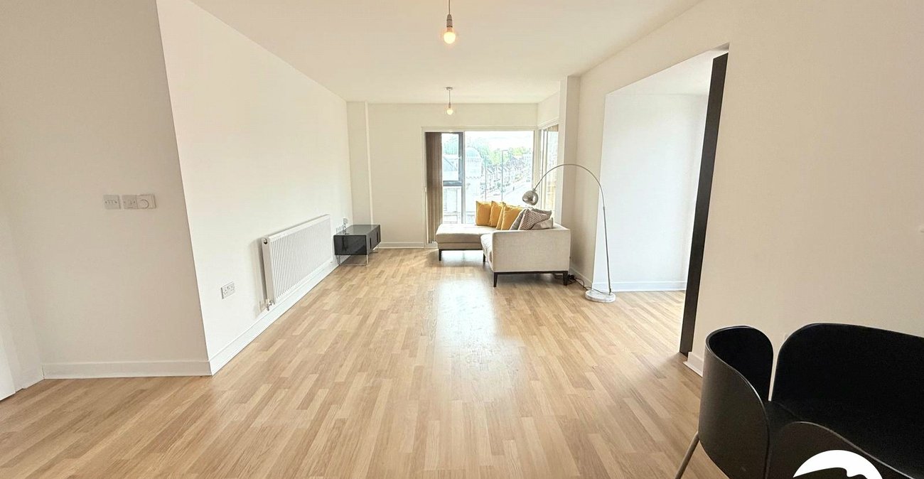 2 bedroom property for sale in London | Robinson Jackson