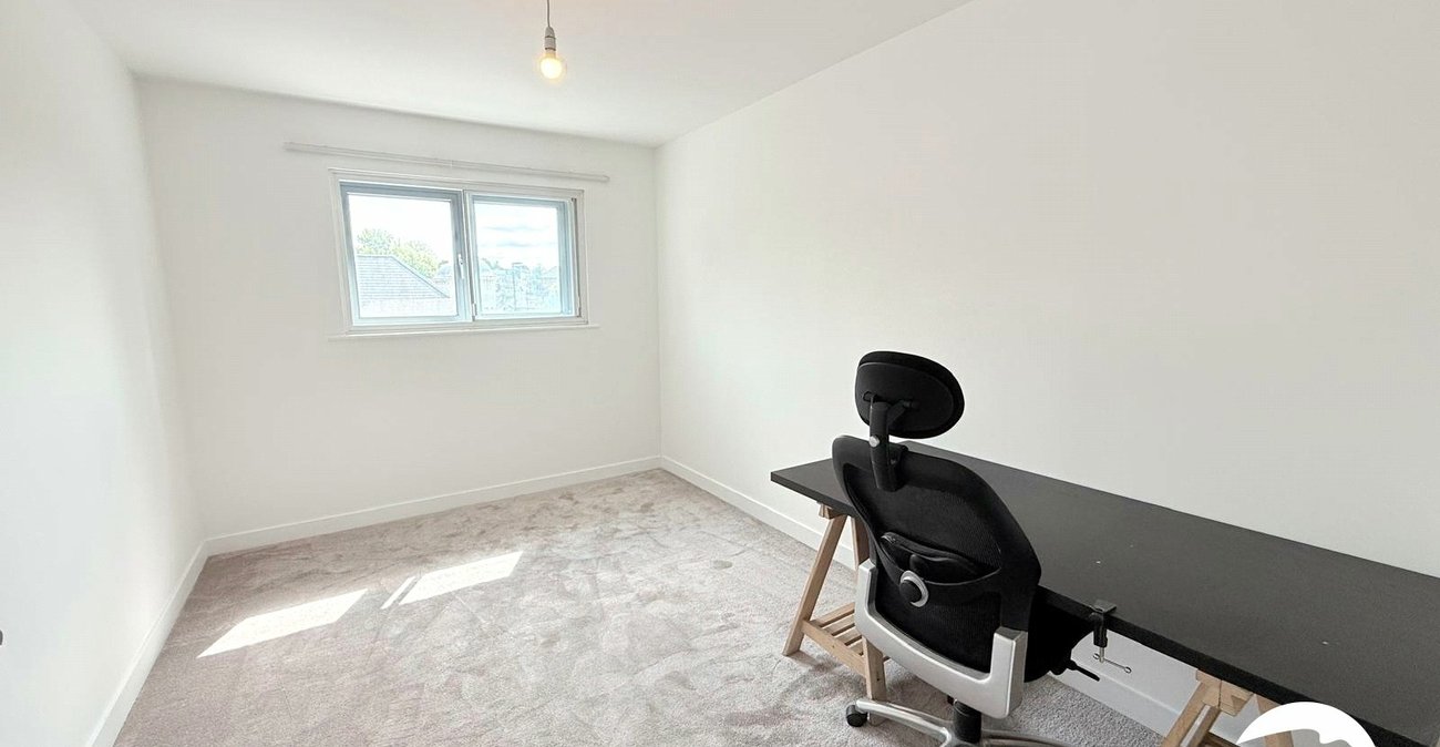 2 bedroom property for sale in London | Robinson Jackson