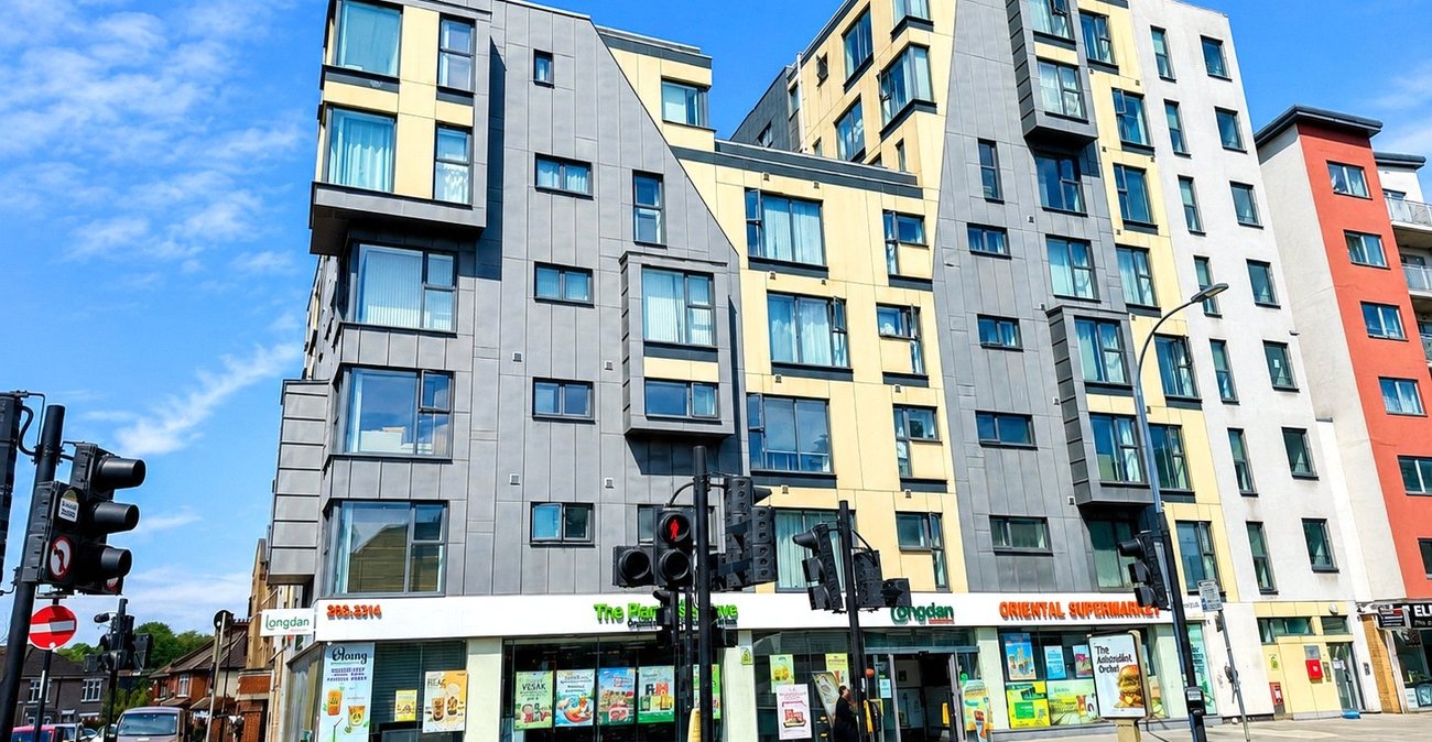 2 bedroom property for sale in London | Robinson Jackson