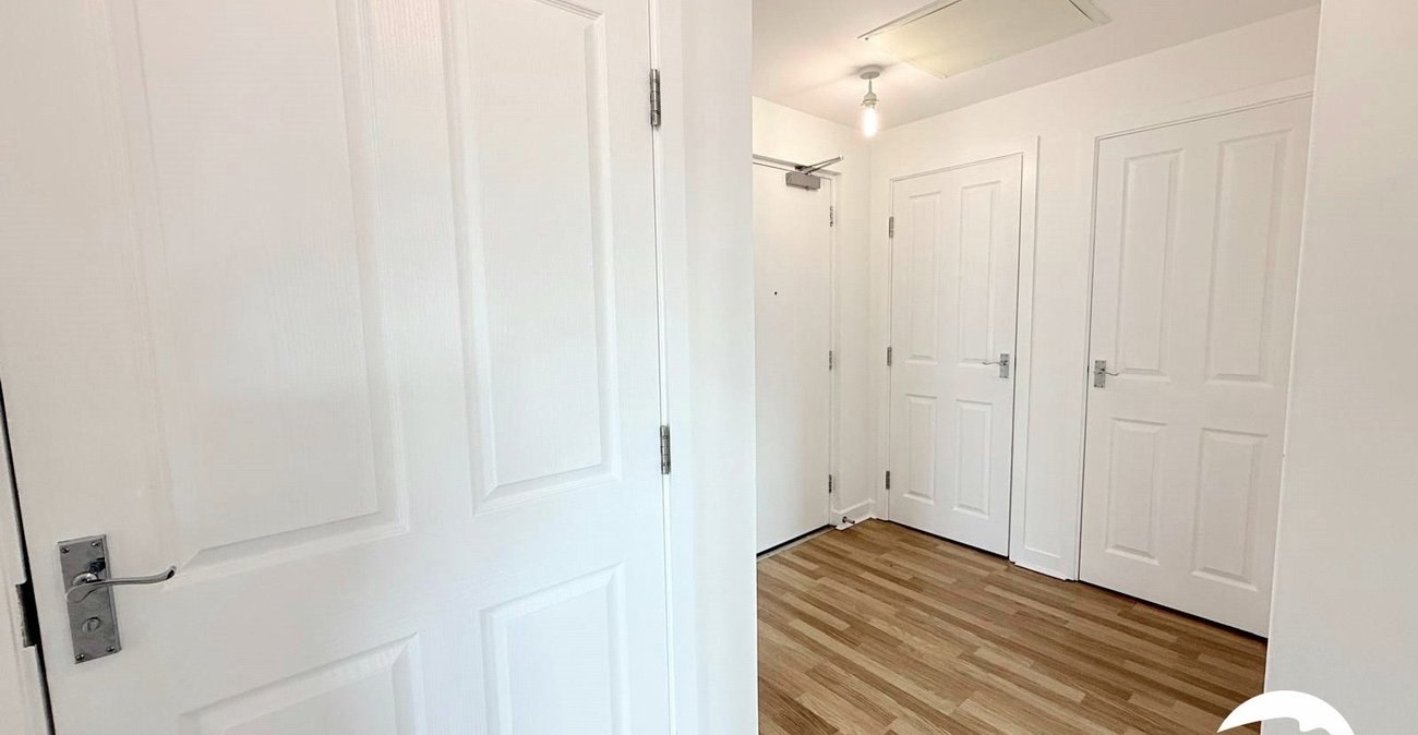 2 bedroom property for sale in London | Robinson Jackson