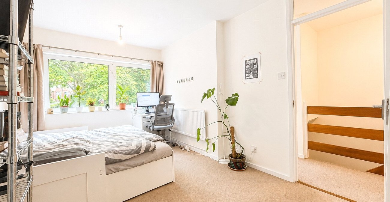 2 bedroom property for sale in London | Robinson Jackson