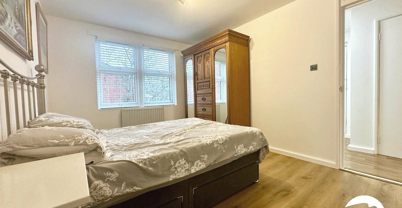 2 bedroom property for sale in Lewisham | Robinson Jackson